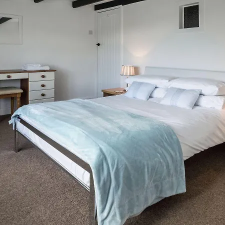 Medds Farmhouse Holiday home